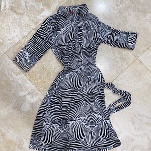 Merona Zebra Strip Button Down Knee length Dress w/ tie at waist - S